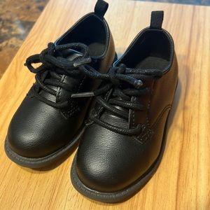 LIKE NEW Toddler dress shoes
